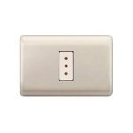 TOMA CORRIENTE SIMPLE 2P+T 10A - 250V