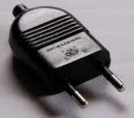 ENCHUFE MACHO RECTO 2P 10A - 250V BLANCO